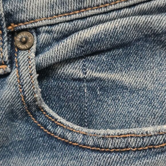 American Eagle Tomgirl Button Fly Cropped Jeans Size 8 - Picture 6 of 10